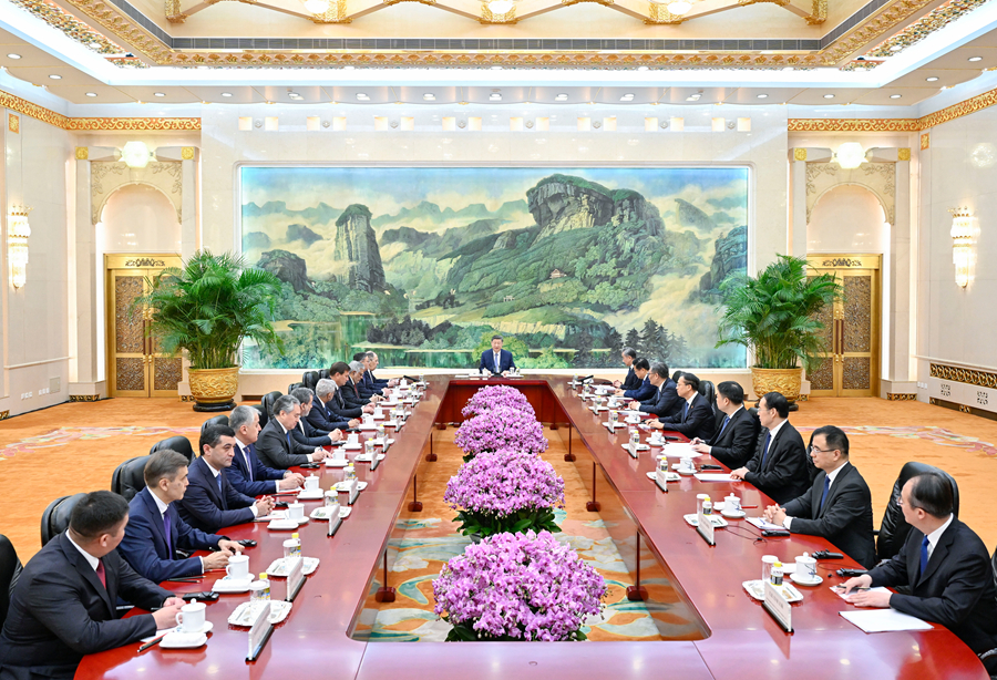 习近平集体会见上海合作组织成员国外长理事会会议外...